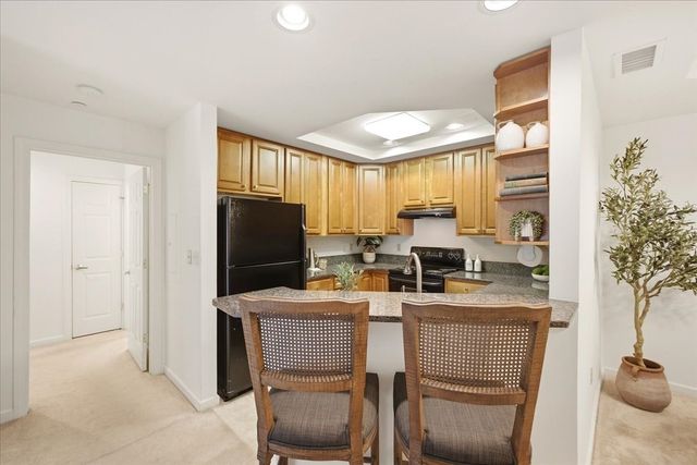 989 East St 115, Dedham, MA 02026