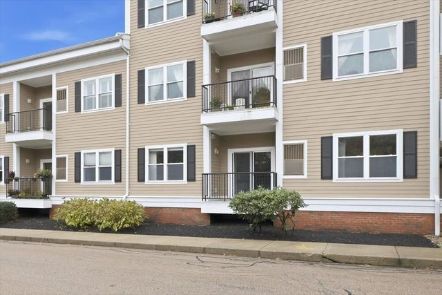 989 East St 115, Dedham, MA 02026