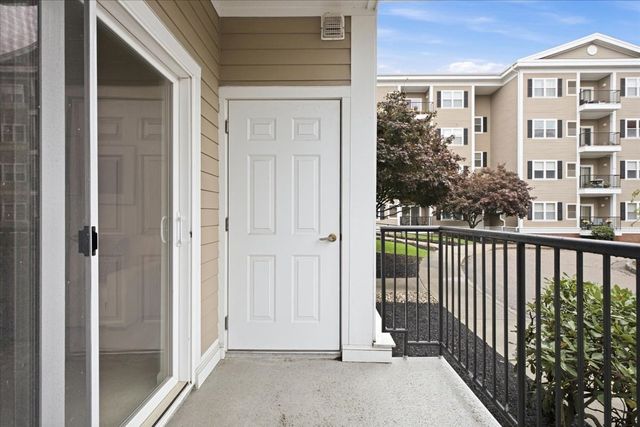989 East St 115, Dedham, MA 02026
