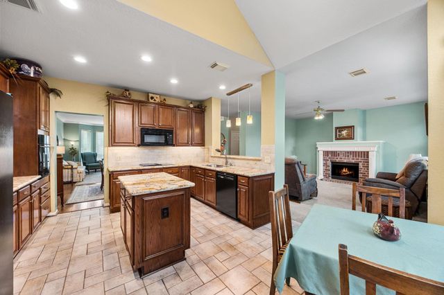 2800 Sandpebble Court, Seabrook, TX 77586