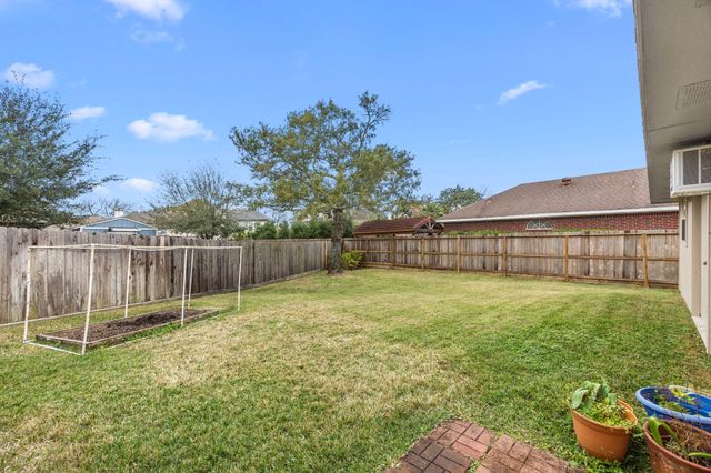 2800 Sandpebble Court, Seabrook, TX 77586