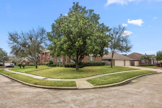 2800 Sandpebble Court, Seabrook, TX 77586