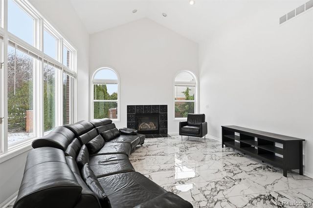 19270 Theresa Boulevard, Rockwood, MI 48173