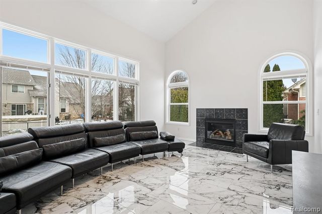 19270 Theresa Boulevard, Rockwood, MI 48173