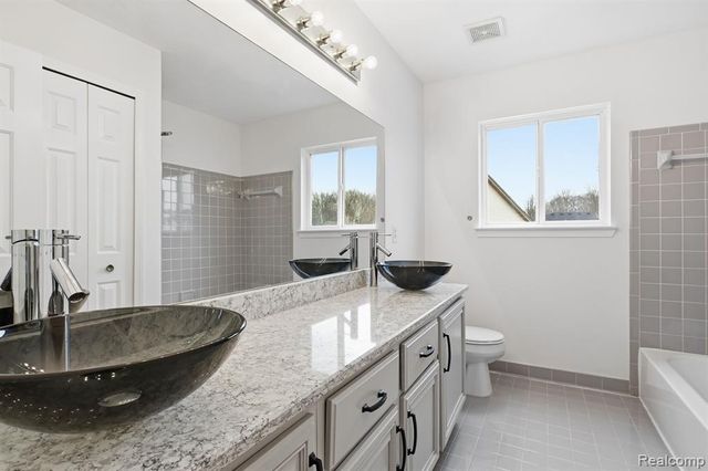 19270 Theresa Boulevard, Rockwood, MI 48173