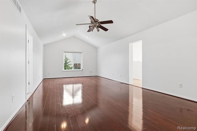 19270 Theresa Boulevard, Rockwood, MI 48173