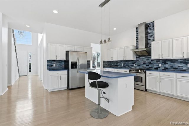 19270 Theresa Boulevard, Rockwood, MI 48173