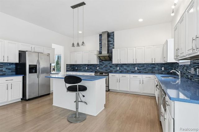 19270 Theresa Boulevard, Rockwood, MI 48173