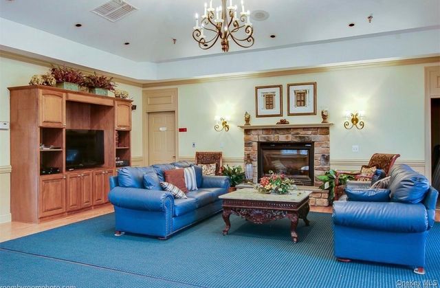 30 N De Baun Avenue 204, Suffern, NY 10901