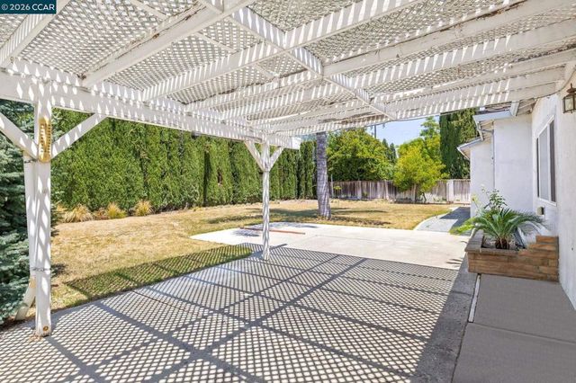 2366 Shannon Ln, Walnut Creek, CA 94598