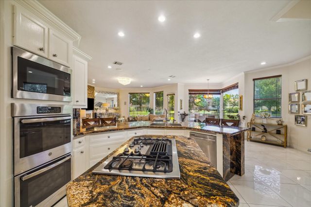 14 Lake Mist Court, Sugar Land, TX 77479