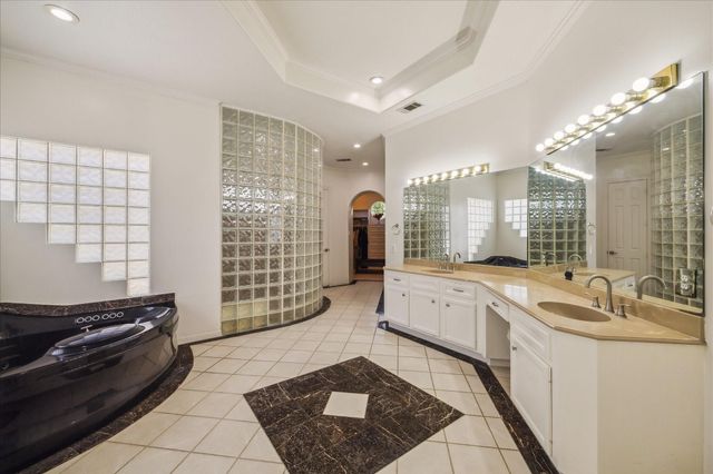 14 Lake Mist Court, Sugar Land, TX 77479