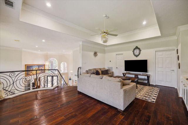 14 Lake Mist Court, Sugar Land, TX 77479