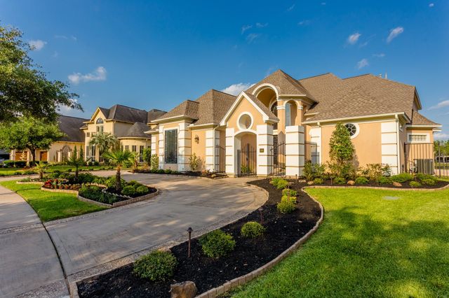 14 Lake Mist Court, Sugar Land, TX 77479