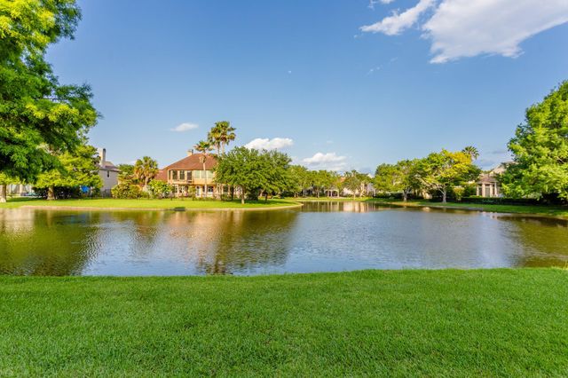 14 Lake Mist Court, Sugar Land, TX 77479