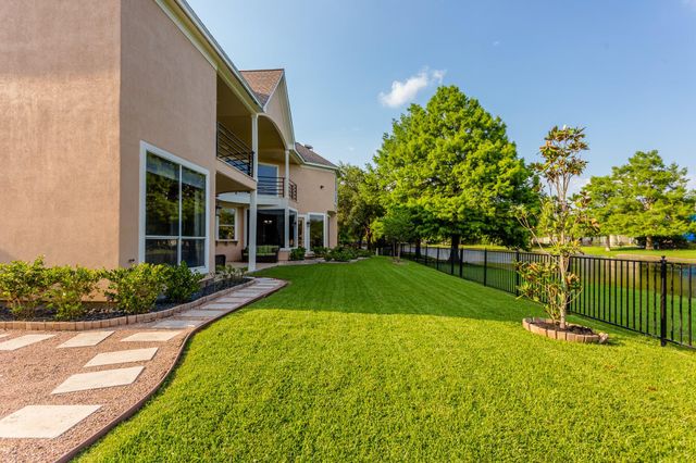 14 Lake Mist Court, Sugar Land, TX 77479