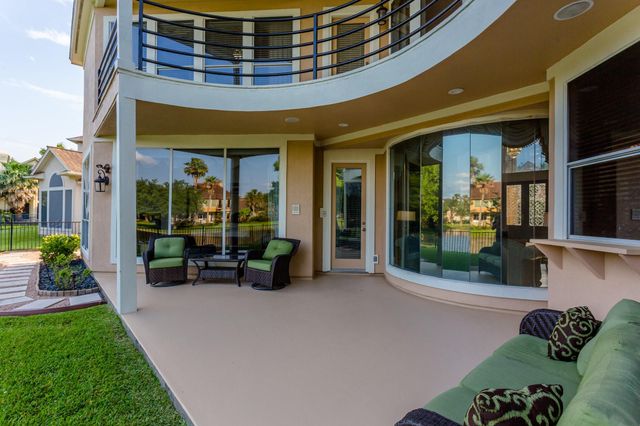 14 Lake Mist Court, Sugar Land, TX 77479