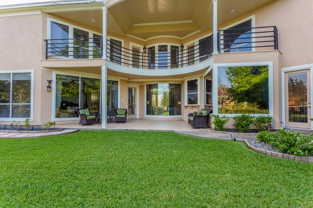 14 Lake Mist Court, Sugar Land, TX 77479