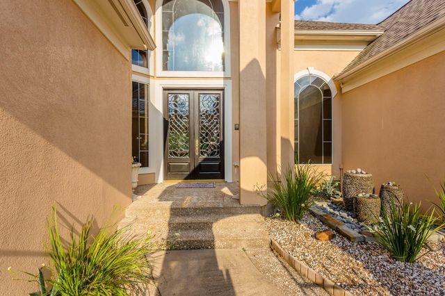 14 Lake Mist Court, Sugar Land, TX 77479