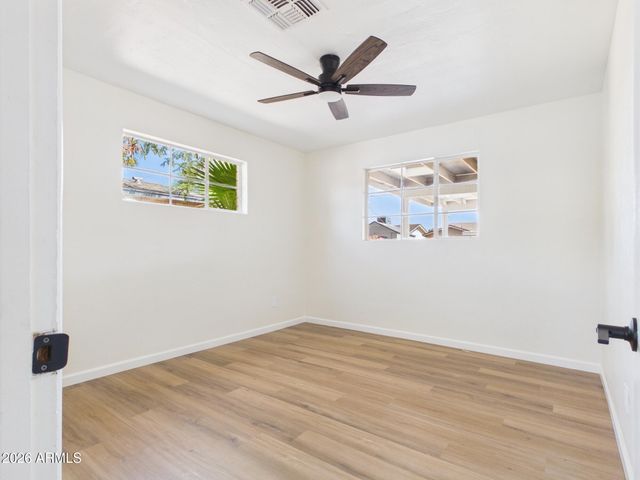 2759 W LAWRENCE Road, Phoenix, AZ 85017