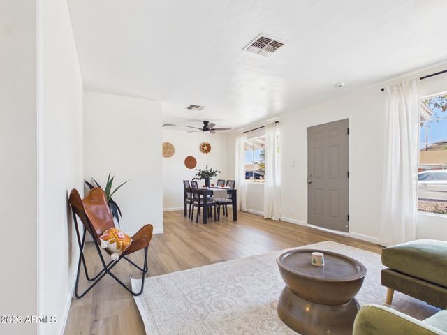 2759 W LAWRENCE Road, Phoenix, AZ 85017