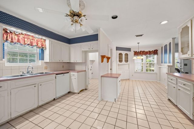 3722 6th Street, Brookshire, TX 77423
