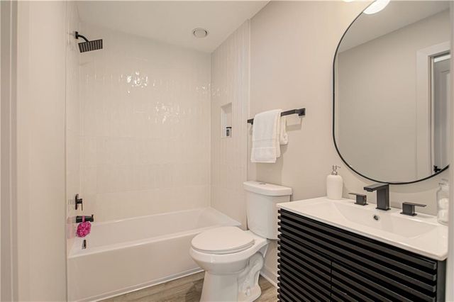 5520 Granada Lane, Roeland Park, KS 66205