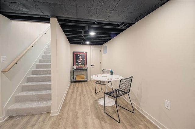 5520 Granada Lane, Roeland Park, KS 66205