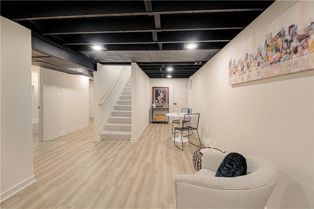 5520 Granada Lane, Roeland Park, KS 66205