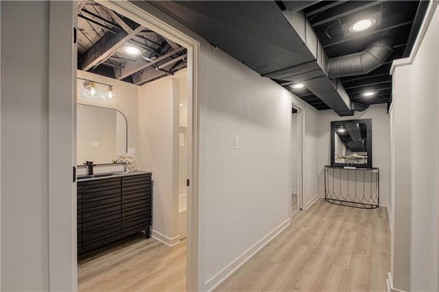 5520 Granada Lane, Roeland Park, KS 66205