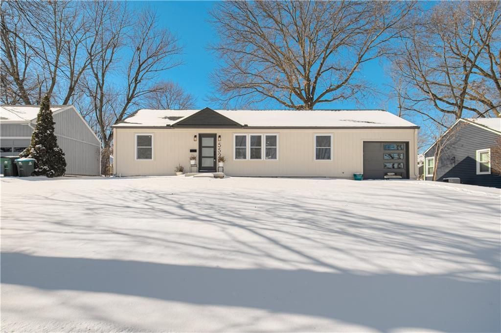 5520 Granada Lane, Roeland Park, KS 66205