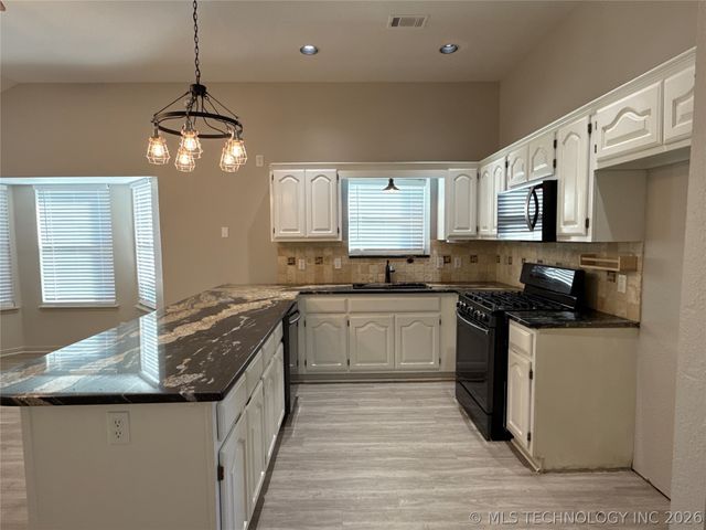 3309 N 7th Street, Broken Arrow, OK 74012