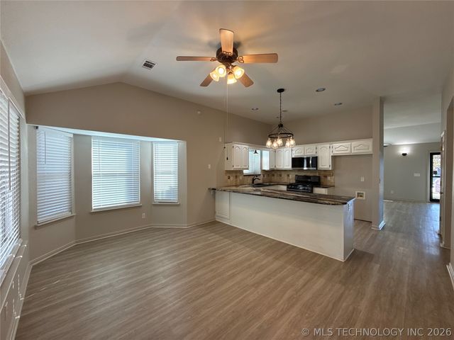 3309 N 7th Street, Broken Arrow, OK 74012