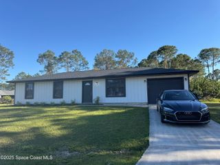 696 Harrington Street SW, Palm Bay, FL 32908