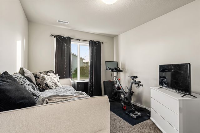 800 Juniper Street NW, Bondurant, IA 50035