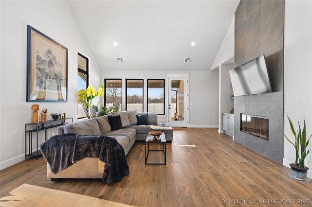 4240 S 289th East Avenue, Broken Arrow, OK 74014