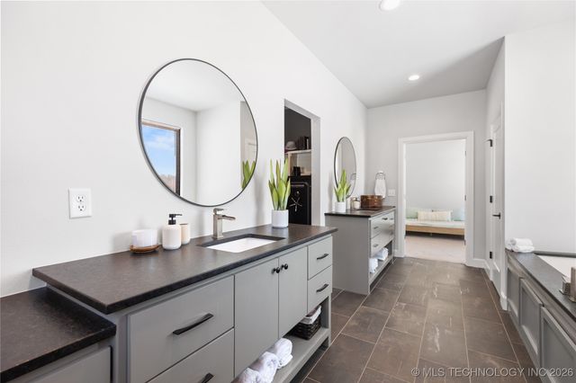 4240 S 289th East Avenue, Broken Arrow, OK 74014