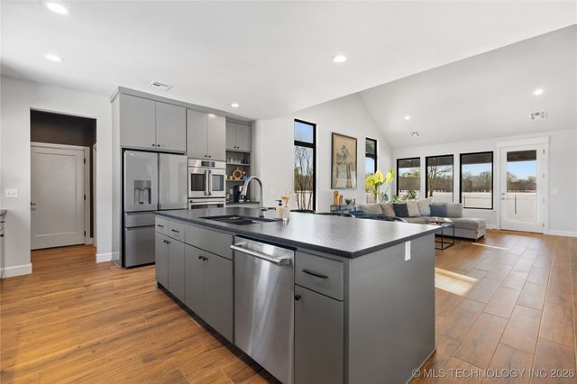 4240 S 289th East Avenue, Broken Arrow, OK 74014