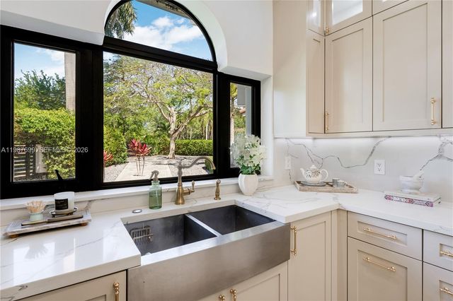 16255 SW 82nd Ave, Palmetto Bay, FL 33157