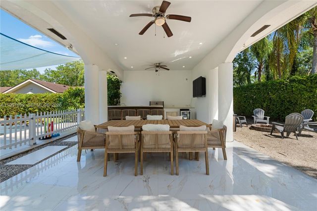 16255 SW 82nd Ave, Palmetto Bay, FL 33157