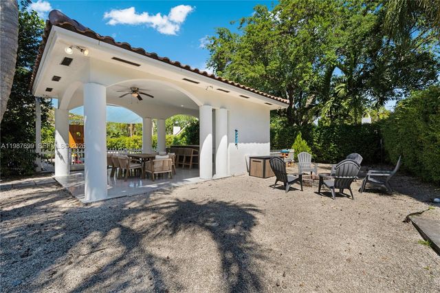 16255 SW 82nd Ave, Palmetto Bay, FL 33157