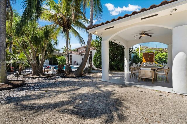 16255 SW 82nd Ave, Palmetto Bay, FL 33157