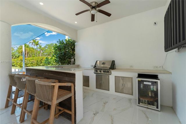 16255 SW 82nd Ave, Palmetto Bay, FL 33157