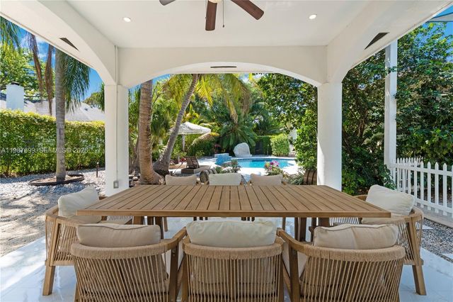 16255 SW 82nd Ave, Palmetto Bay, FL 33157