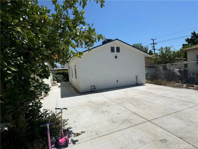 10556 Laurel Canyon Boulevard, Pacoima, CA 91331