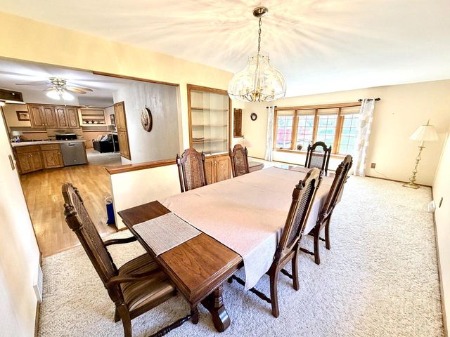 W294S5612 Windcrest DRIVE, Waukesha, WI 53189