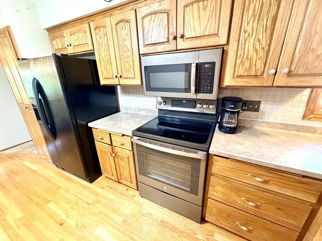 W294S5612 Windcrest DRIVE, Waukesha, WI 53189