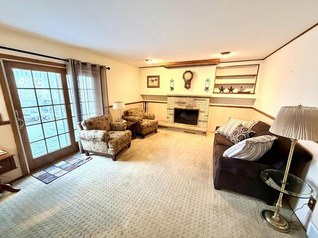 W294S5612 Windcrest DRIVE, Waukesha, WI 53189