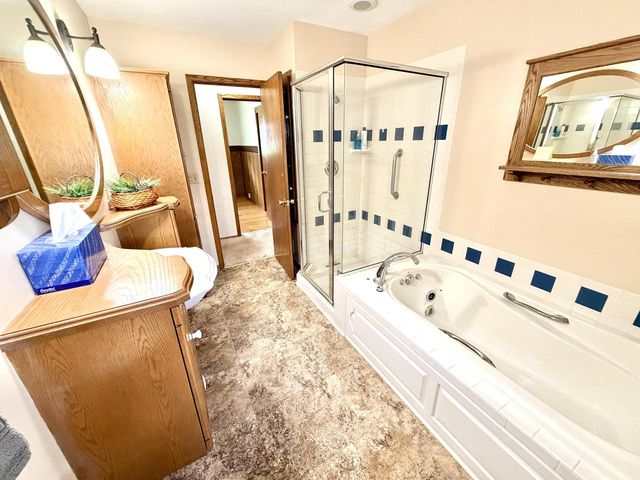 W294S5612 Windcrest DRIVE, Waukesha, WI 53189