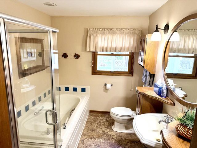 W294S5612 Windcrest DRIVE, Waukesha, WI 53189